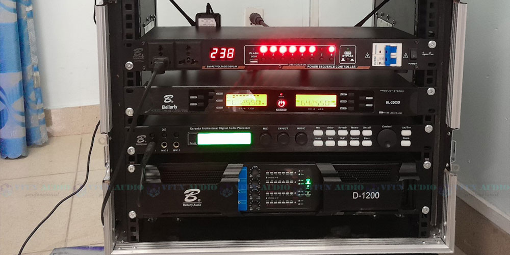 Hệ thống âm thanh nhạc nền, họp cho Uỷ Ban Nhân Dân Xã Phong Phú tủ rack