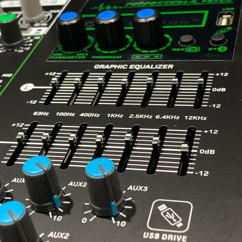 Bàn Mixer C-PSound LG-1204 màn hình hiển thị