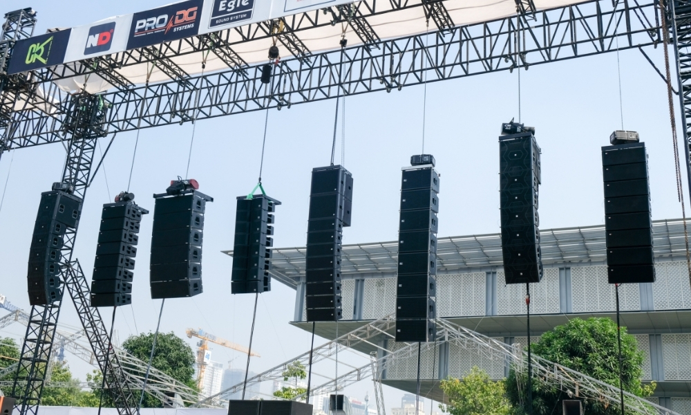 Đánh giá hiệu suất âm thanh của dòng loa array đơn đôi bass 30